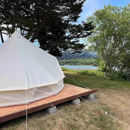 Glamping Tent On The River Klamath Exterior photo
