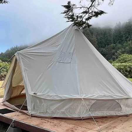 Glamping Tent On The River Klamath Exterior photo