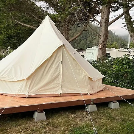Glamping Tent On The River Klamath Exterior photo